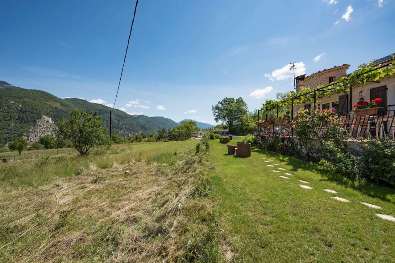 Appartement Clot De Felines Entrevaux Eksteriør billede